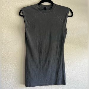 SKIMS Gray Sleeveless Top